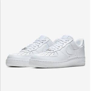 NWT White Nike Air Force ‘07 size US Women’s 8